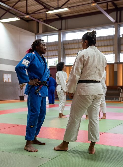 La championne Clarisse Agbegnenou sur les tatamis du Port