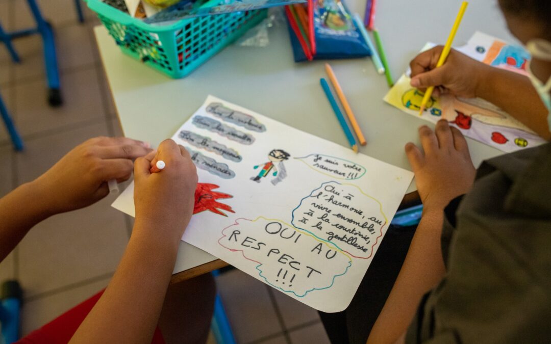 Des dessins et des slogans pour dire non au harcèlement scolaire