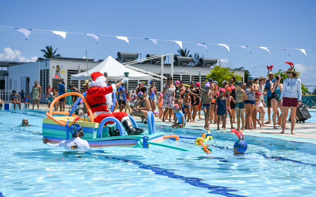 Le père Noël fait escale à la piscine municipale