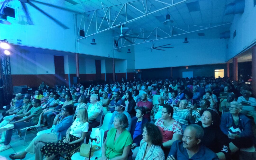 Salle comble pour le dernier Comédie Tour Kartié de la saison