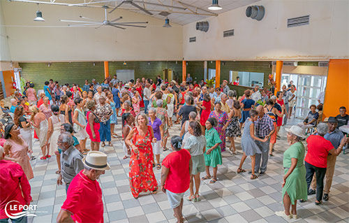 Ambiance rétro pour la reprise du thé dansant des seniors