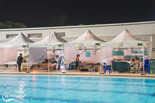 La zen attitude en nocturne à la piscine municipale